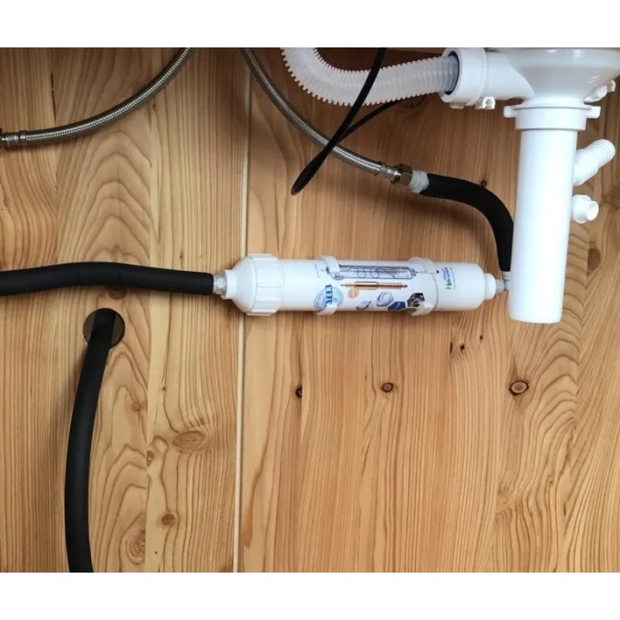 Zařízení na revitalizaci vody Aqua Spin Activator 3.8