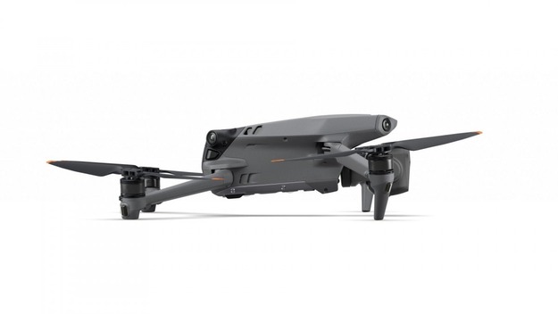 DJI Mavic 3 Pro Fly More Combo + DJI RC